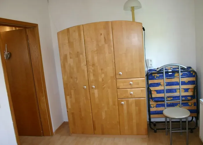 Alter Bahnhof エネペータール