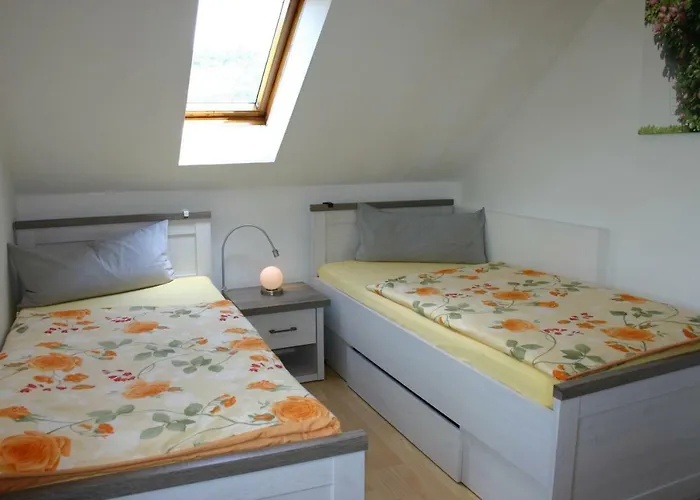 Alter Bahnhof エネペータール